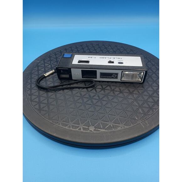 VINTAGE 1970s CONTINENTAL TELE-FLASH T-52 CAMERA - Picture 1 of 7